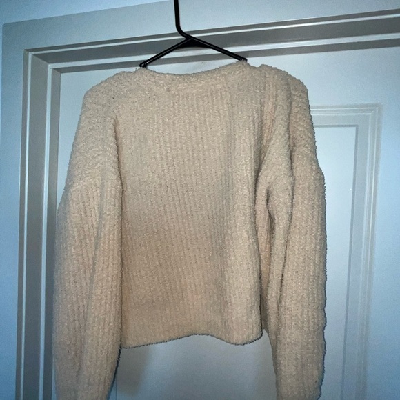 No‎ Boundaries Fuzzy Cropped Cardigan - Picture 4 of 8